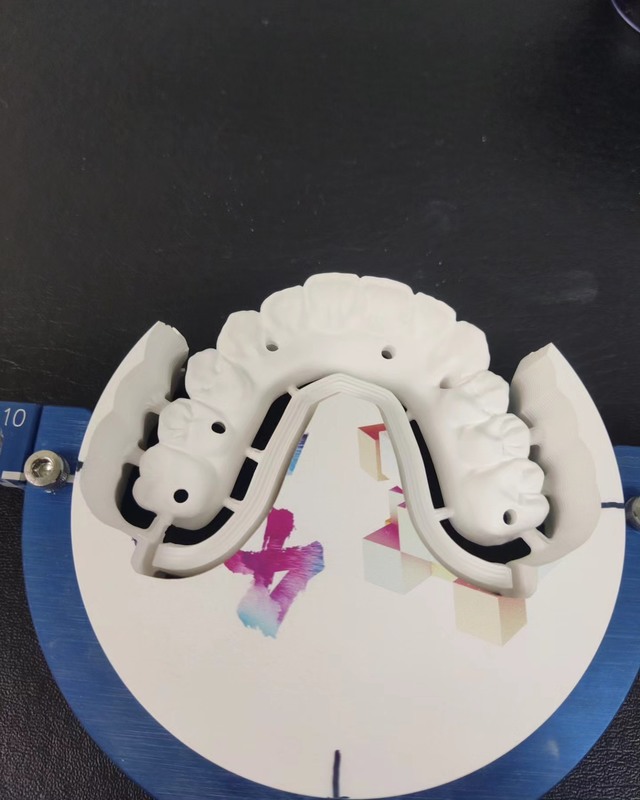 43%-57% Translucency 700-1200 MPa Bending Strength YUCERA Dental 89mm CAD/CAM 4D Pro Multilayer Zirconia Block