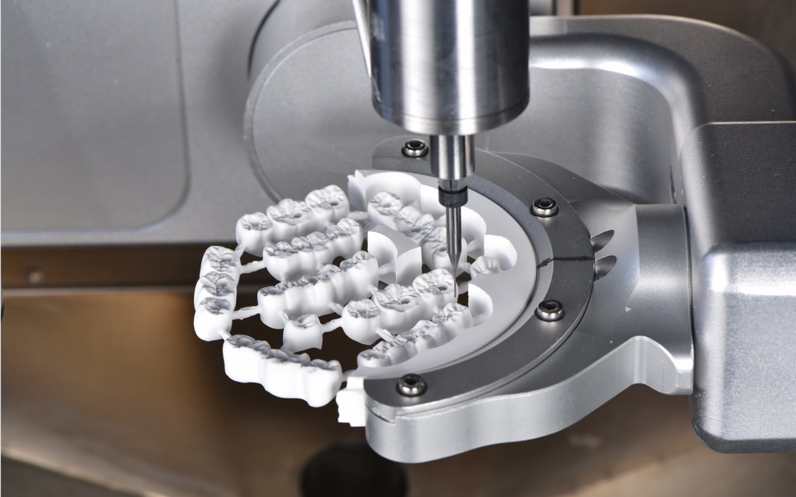 YUCERA-6X 5Axis Lithium Disilicate and Titanium Columns Cad Cam Dental Milling Machine